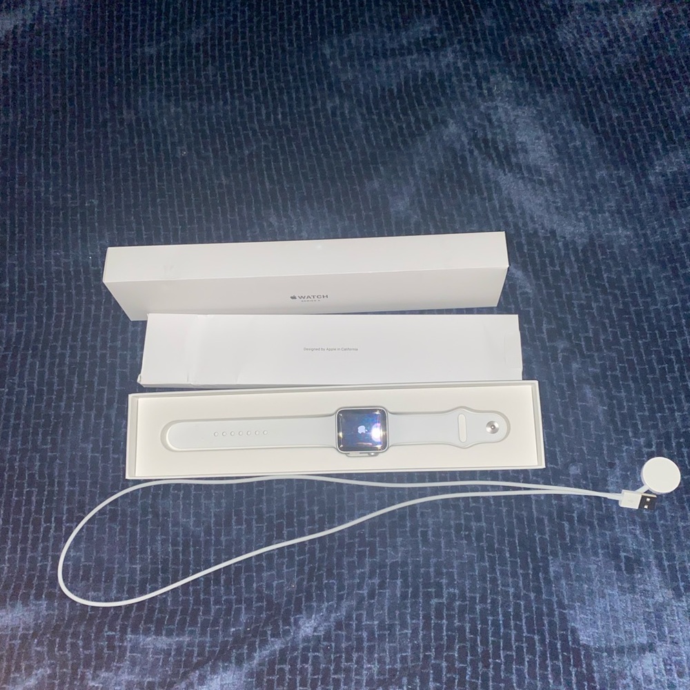 SERIES 3 APPLE WATCH